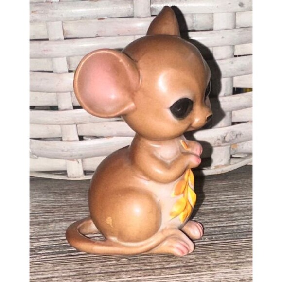 Vintage Josef Originals Sweet Mouse Figurine Holding Wheat with RARE Black Eyes - Picture 3 of 3